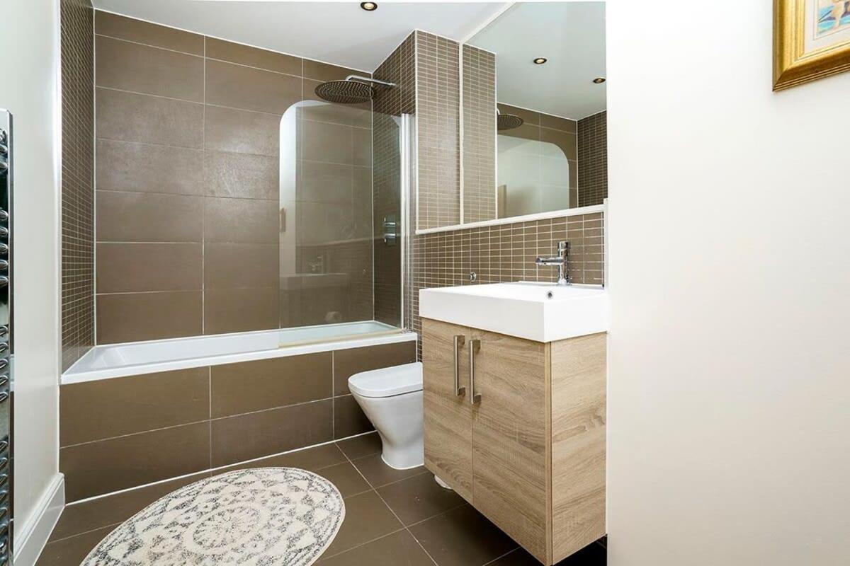 1br Retreat Near Stadium *